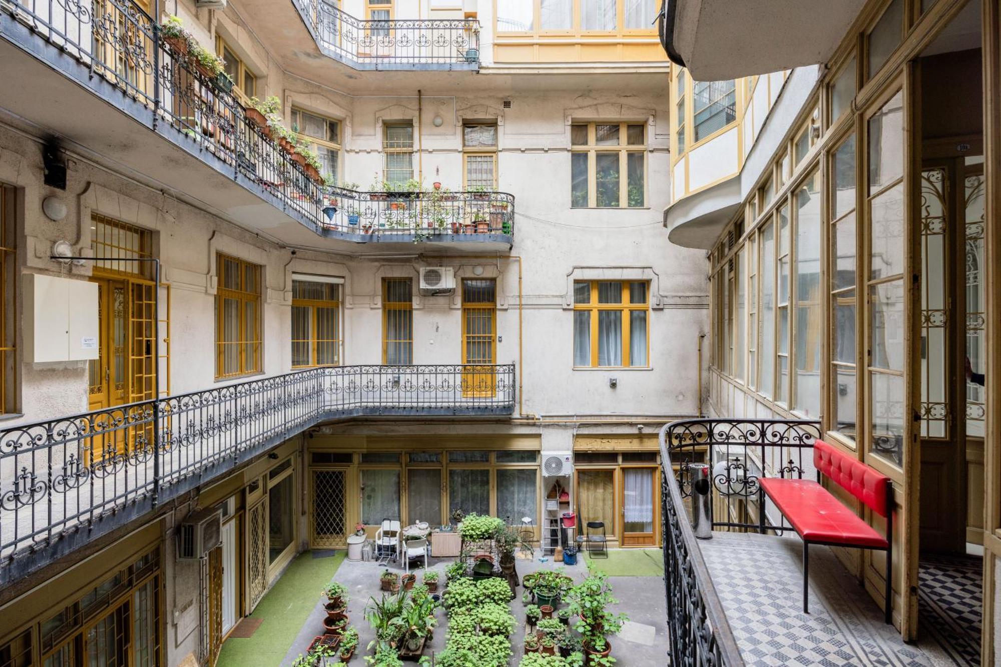 Апартаменты Urban Tranquillity By The Main Shopping Street Будапешт Экстерьер фото